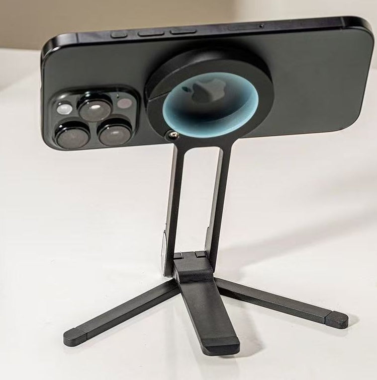カラビナ型 マグネットスマホスタンド｜折りたたみ三脚 商品写真・使用例