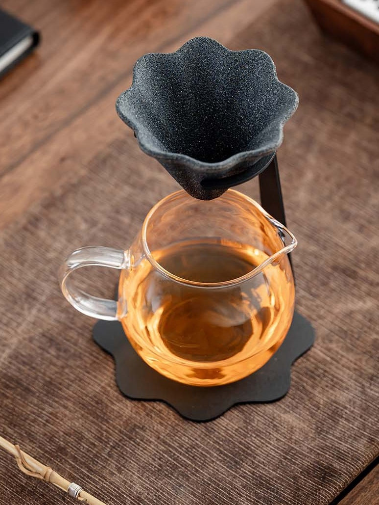 花形セラミック茶こし｜スタンド・ガラスピッチャーセット 商品写真・使用例