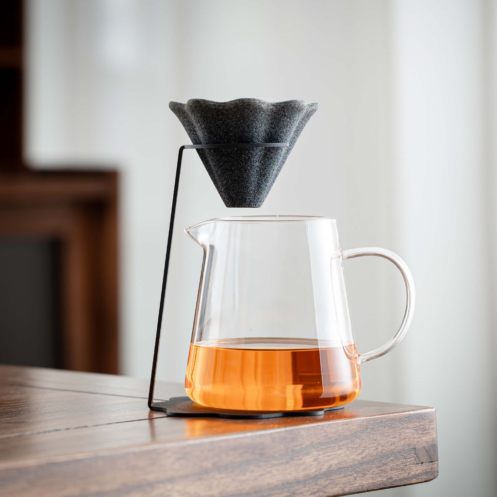 花形セラミック茶こし｜スタンド・ガラスピッチャーセット 商品写真・使用例