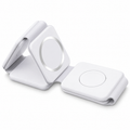 折りたたみ 3-in-1 マグネットワイヤレス充電パッド ホワイト（充電ケーブル付き） 白背景