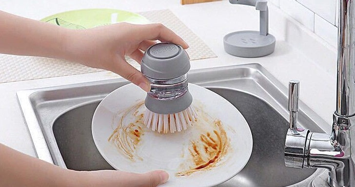 洗剤を入れられる 食器洗いブラシ｜スタンド付き 商品写真・使用例