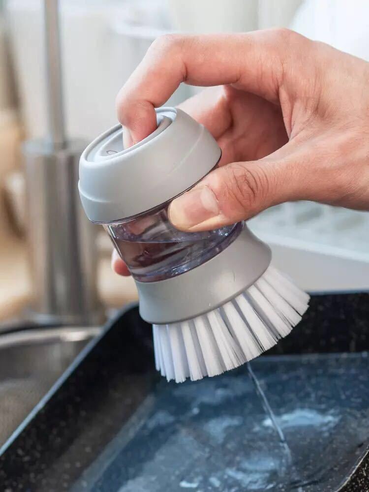 洗剤を入れられる 食器洗いブラシ｜スタンド付き 商品写真・使用例